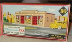 Ho Scale Bachmann Plasticville Usa And 10 Cent Store 2405 (1950/60'S) Open Box. Fixed Price $30.33.