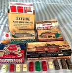 Plasticville Buildings (7)-& Street Signs (10)- AUTOS(10-EMPIRE)-1950'S- Read. Fixed Price $59.95.
