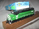 A4116 Ho Athearn 4702 Burlington Northern Rr 3062 Emd GP40-2 Diesel Loco+dummy. Fixed Price $135.00.