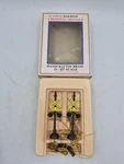 Model Power Ho O-O27 Scale 6381 Flashing Railroad Crossing Signals Read. Fixed Price $13.99.
