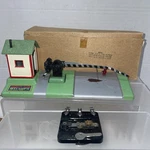 American Flyer 5928 Crossing Gate Original Box Clean. Fixed Price $29.00.
