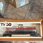 Tyco Texaco Ho Tank Car Silver/red/black Plastic Model Railroad Freight. Fixed Price $5.00.