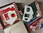 2 Vintagr Build House Kits Bachman Brothers Red And Green Original Boxes. Fixed Price $20.00.