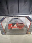 Road Signature 1923 Maxim C1 Fire Engine 1:43 Diecast Display Case. Fixed Price $29.95.