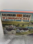 Bachmann Lionel Gauge Plasticville Barn 1851:179 W/box. Fixed Price $20.00.