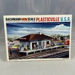 Bachmann 27 Scale Plasticville 1911 Suburban Station Complete. Fixed Price $22.00.