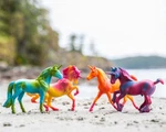 Breyer 6912 Unicorn Swirl Gift Set. Fixed Price $16.14.