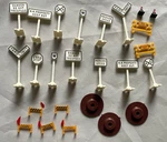 Lionel #309 Scale Train Set Of Railroad Yard Signs & Construction Barriers. Fixed Price $9.95.
