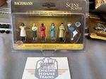 Bachmann 33167 Sidewalk People (6) Scale Figures. Fixed Price $17.00.