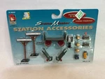 Life-like Trains 433-1853 Scene Master Station Accessories Gauge Nip. Fixed Price $19.99.