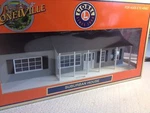 Lionelville Suburbanhouse 6-34113 Full Assembled W/2 Interior Lights Scale-nib. Fixed Price $43.25.