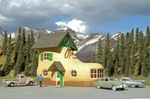 Bachmann Shoe House Roadside Usa Assembled 35209. Fixed Price $72.98.
