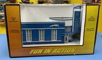 Mth Rail King Scale 30-9040 "greyhound Bus Station" W/. Fixed Price $200.00.