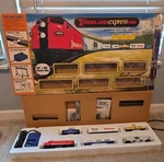 Liife Like Foodland Collectors Edition Series 2000 Ho Scale Electric Train Set. Fixed Price $119.95.