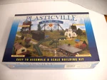 Plasticville Bachmann Scale Log Cabin With Rustic Fence 45982 Kit New. Fixed Price $14.99.