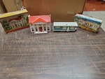 Vtg Plasticville Colonial Mansion 1703-129 & Trailer 1504-89 Parts Or Repair. Fixed Price $19.99.