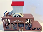 Lionel Operating Ice Station & Pacific Fruit Car 6-2306. Fixed Price $45.00.