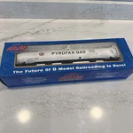 Atlas 6402-2 Acf 33,000 Gallon Tank Car Pyrofax Gas Shpx #17003 (3 Rail). Fixed Price $19.00.