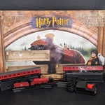 Bachmann Harry Potter Hogwarts Express / Oo Scale Starter Train Set. Fixed Price $129.99.