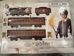 Lionel 7-11981 Harry Potter Hogwarts Express 28PC Battery Operated Train Set. Fixed Price $38.00.