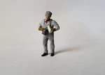 Arttista #1633 - Engineer Wiping Oil Can Scale Figure Model Trains New. Fixed Price $10.95.