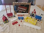 Vintage Plasticville Buildings Accessories Lot. Fixed Price $24.99.