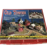 Vtg Dura-craft Old Towne Miniature Village Ho Scale Train Layout 1990. Fixed Price $24.99.